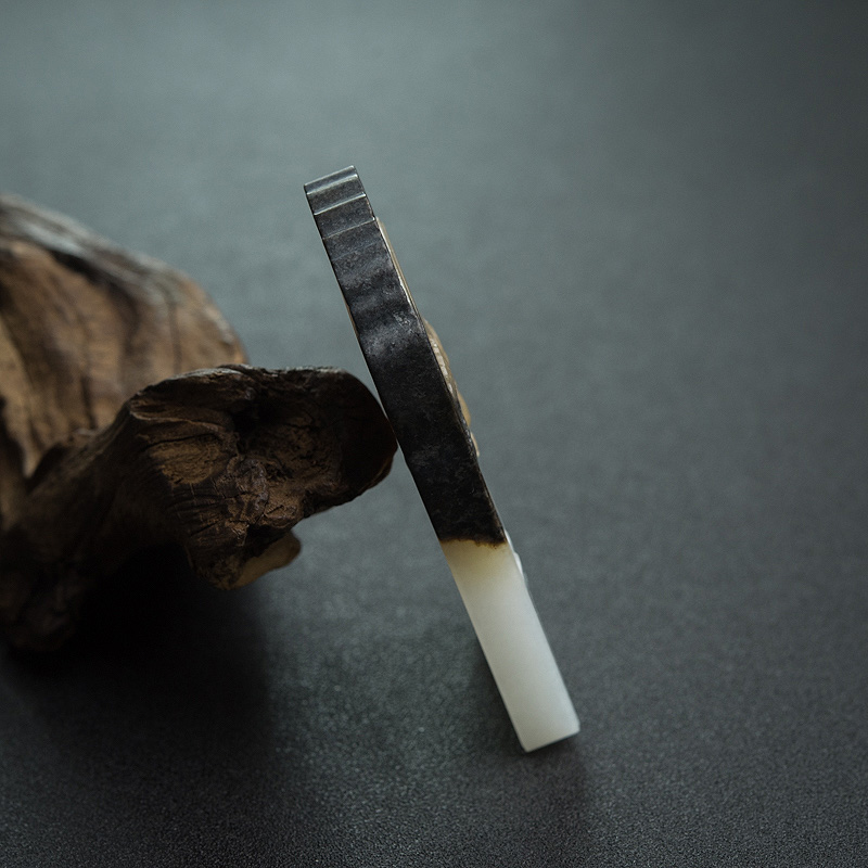 天然和田玉山水意境牌吊坠-红掌柜