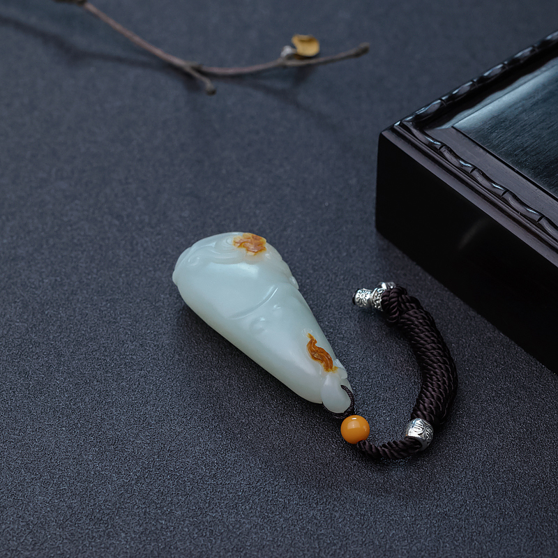 俏色和田玉竹节吊坠-红掌柜