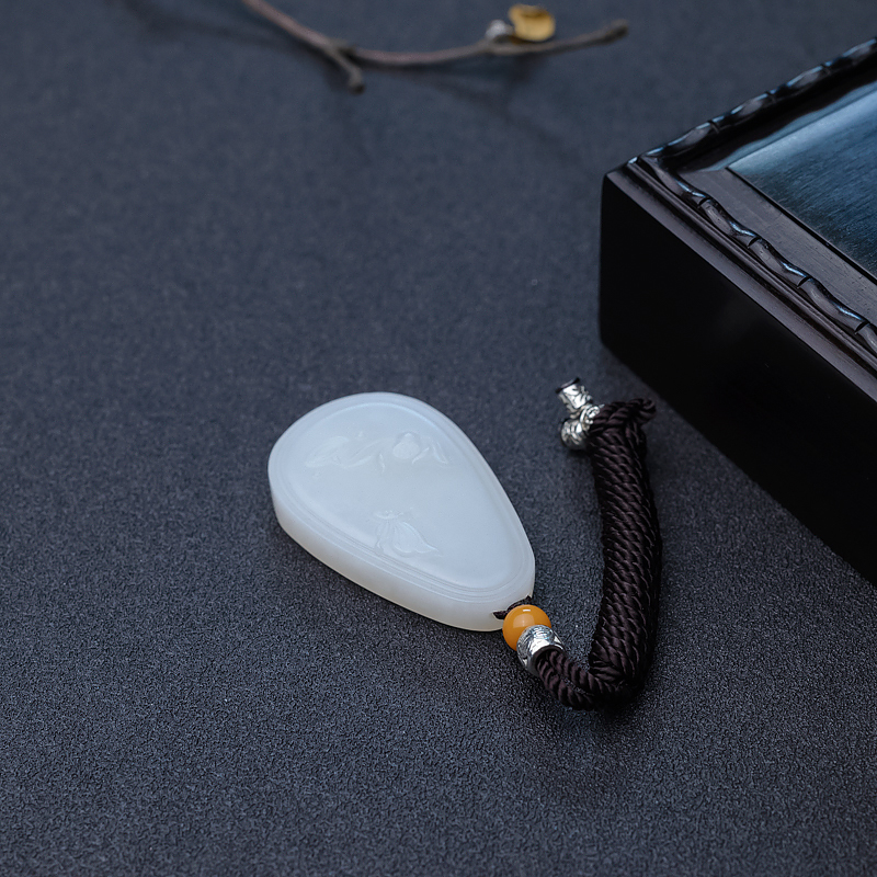 和田白玉蝶恋花吊坠-红掌柜