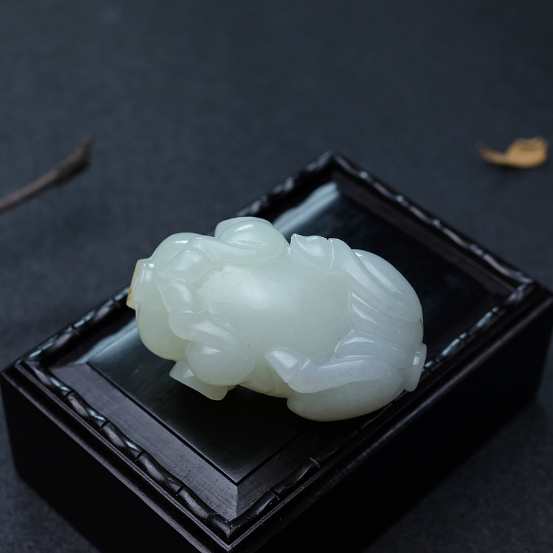 山料和田白玉招财猪-红掌柜