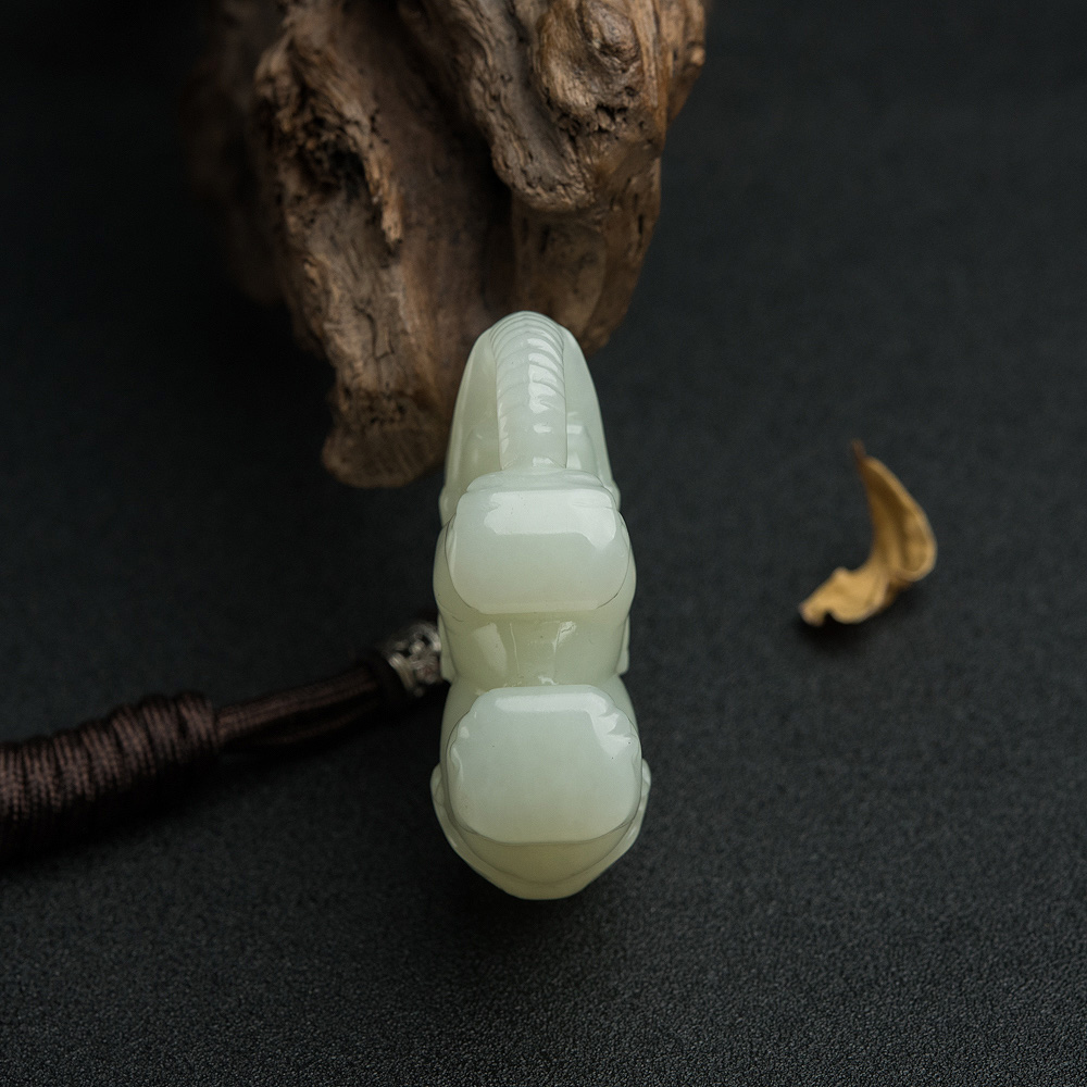 和田青白玉吊坠-红掌柜