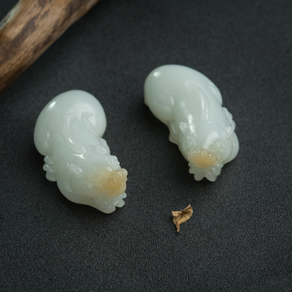 山料和田白玉貔貅吊坠-红掌柜