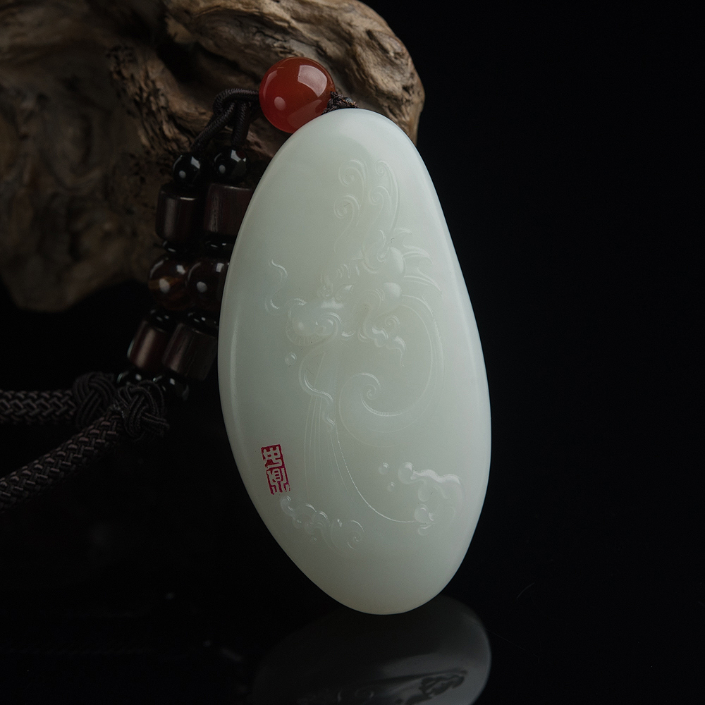 和田白玉金龙吐水手把件-红掌柜