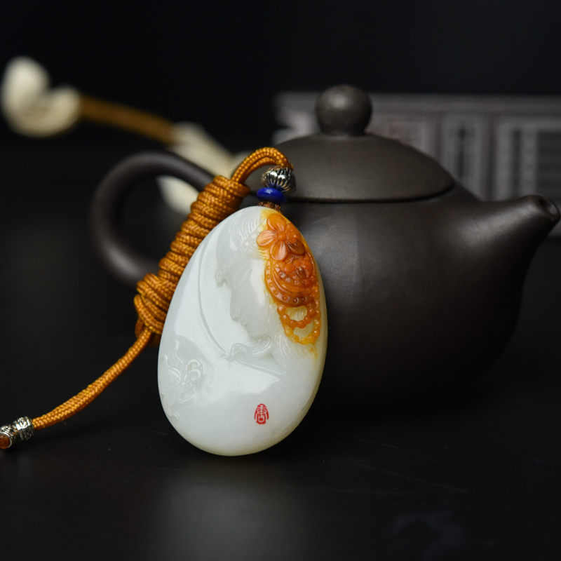 山料俏色和田玉吊坠-红掌柜