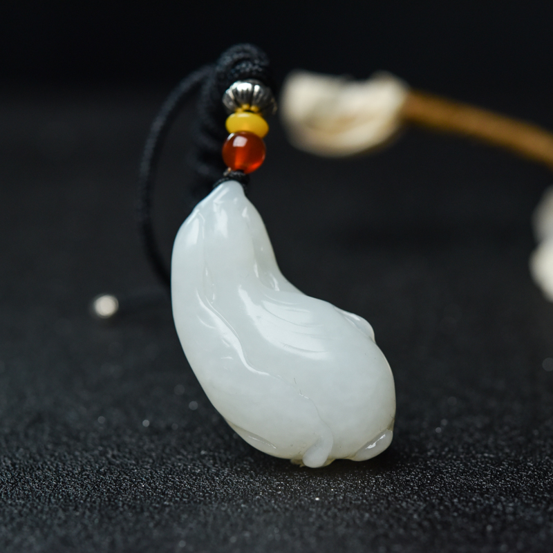 山料和田白玉玉兰花吊坠-红掌柜