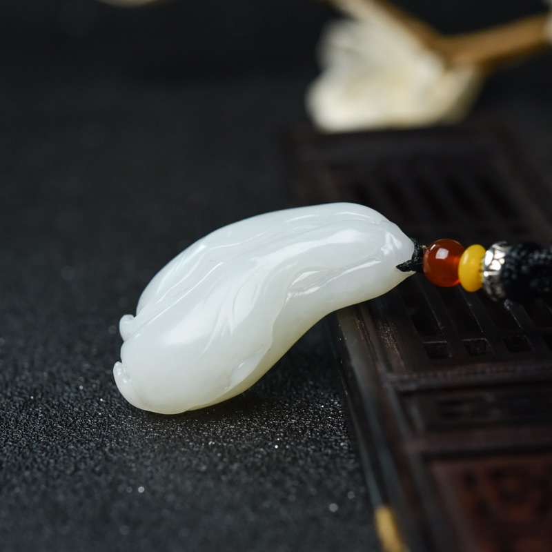 山料和田玉玉兰花吊坠-红掌柜