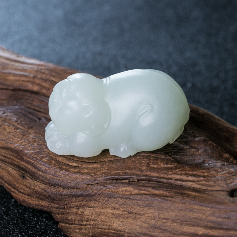 和田白玉招财猪吊坠-红掌柜