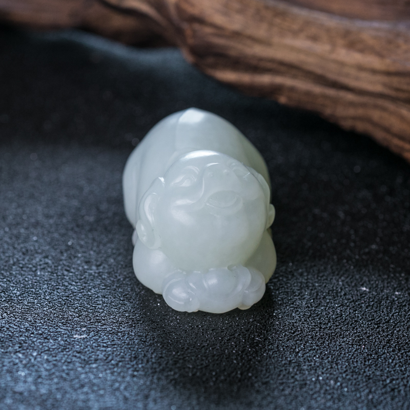 天然和田玉招财猪吊坠-红掌柜