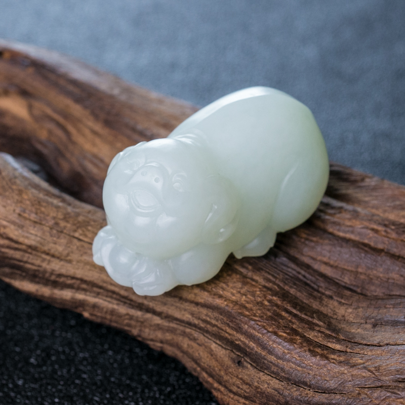 俄罗斯和田玉招财猪吊坠-红掌柜