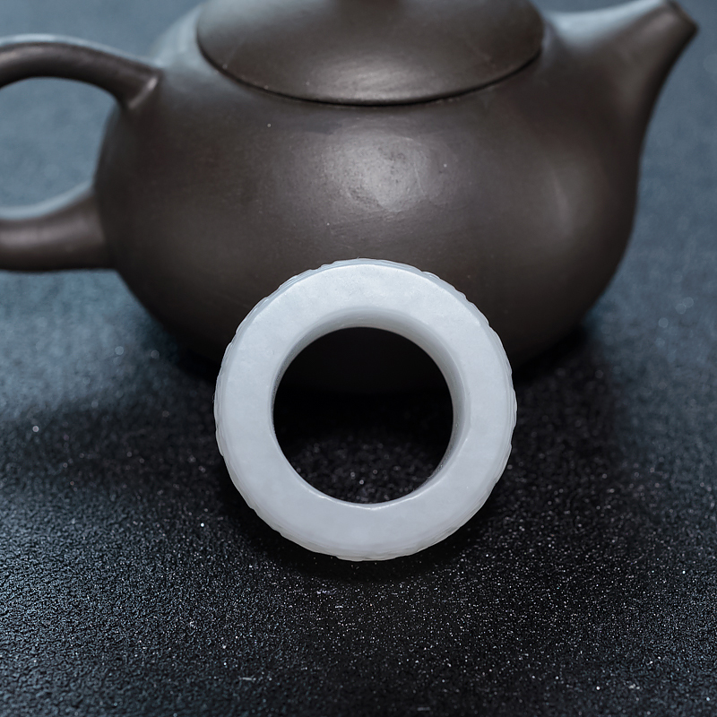 和田玉雕花戒指-红掌柜