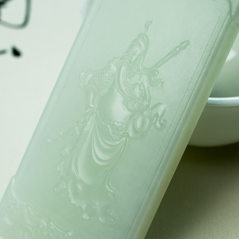 俏色和田玉关公吊坠-红掌柜