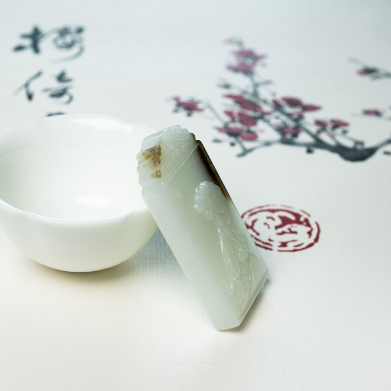 天然俏色和田玉猛虎吊坠-红掌柜