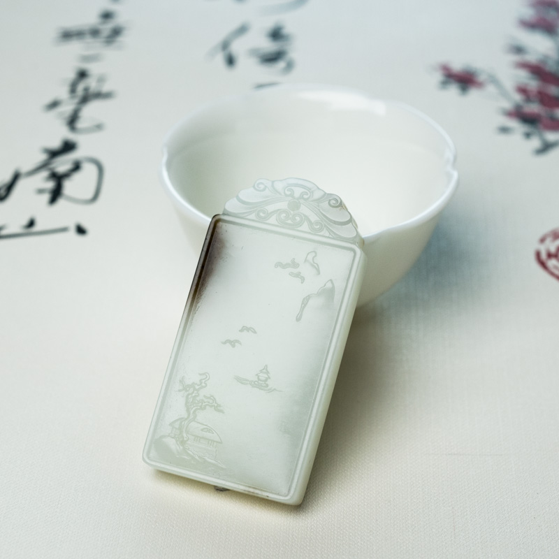 天然山料和田玉猛虎吊坠-红掌柜