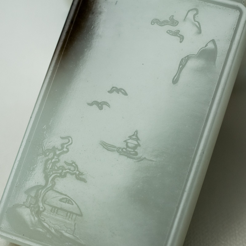 俏色和田玉猛虎吊坠-红掌柜