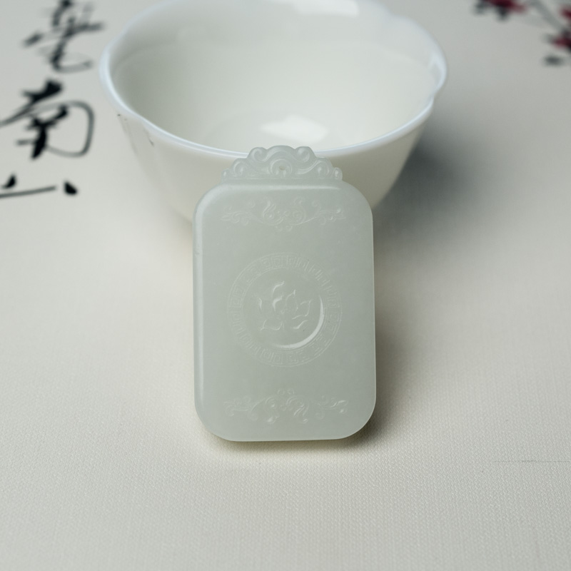 天然山料和田玉连年有余吊坠-红掌柜