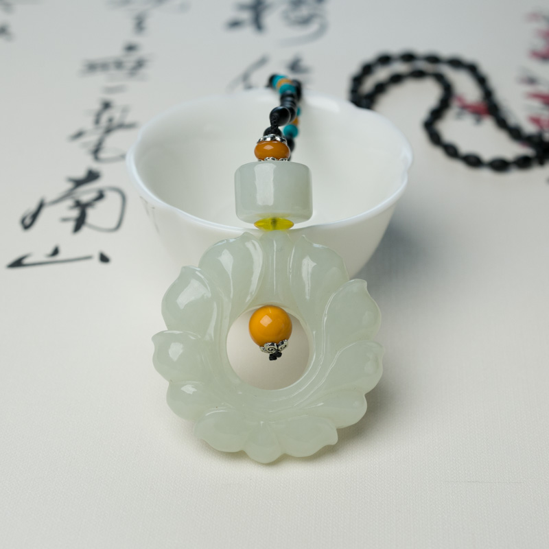 天然山料和田白玉莲花扣吊坠-红掌柜