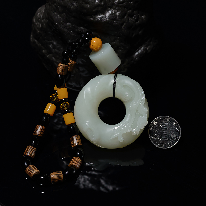 和田青白玉梅花扣-红掌柜