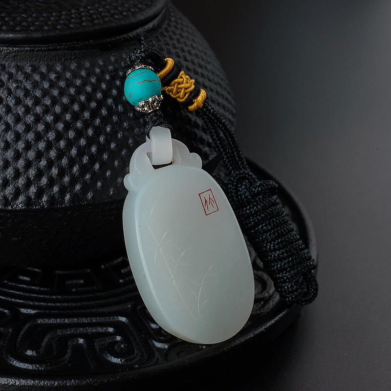 和田玉吊坠-红掌柜