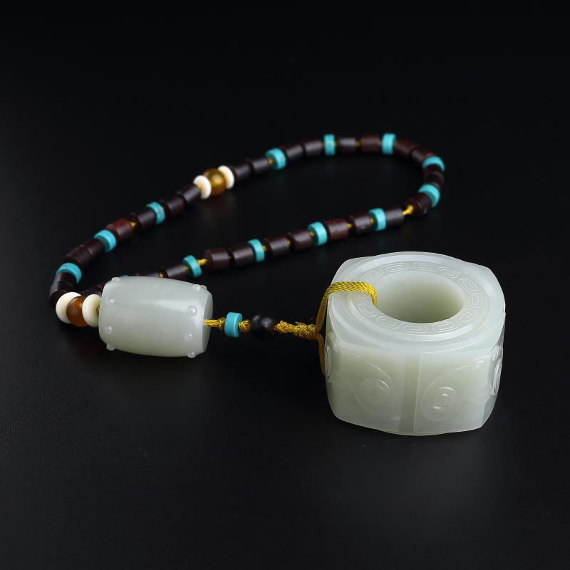 和田玉吊坠-红掌柜