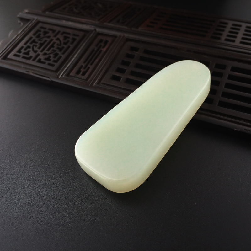 和田玉吊坠-红掌柜