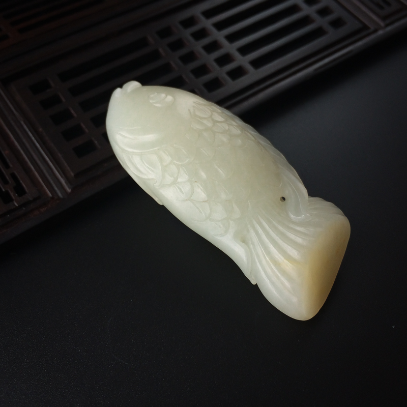 和田玉鱼吊坠-红掌柜