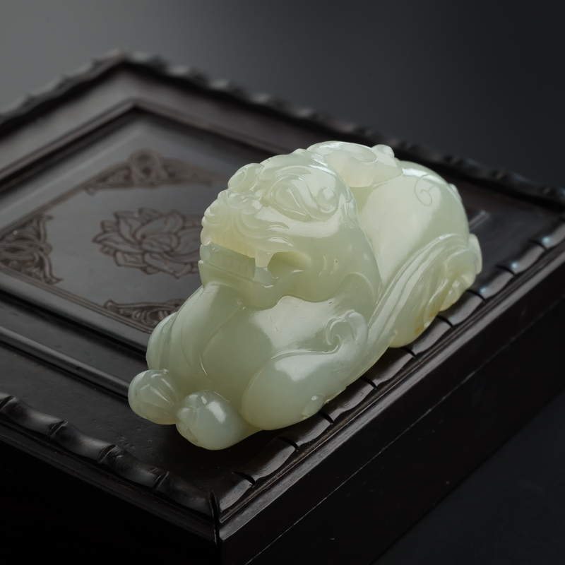 和田玉吊坠-红掌柜