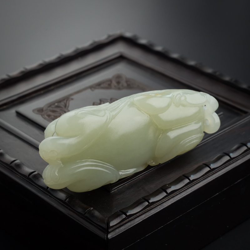 新疆和田玉挂件-红掌柜