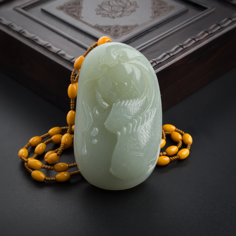 和田玉年年有余吊坠-红掌柜