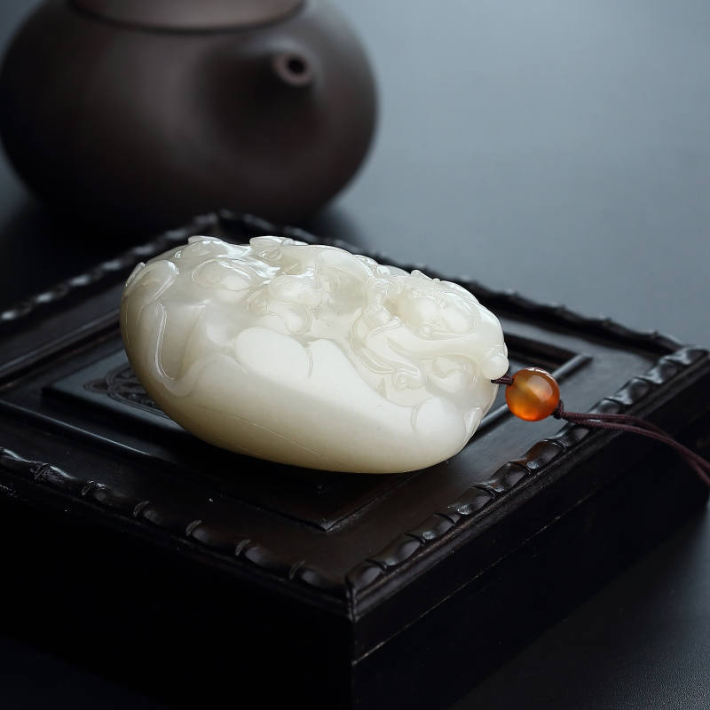 和田玉籽料吊坠 - 红掌柜