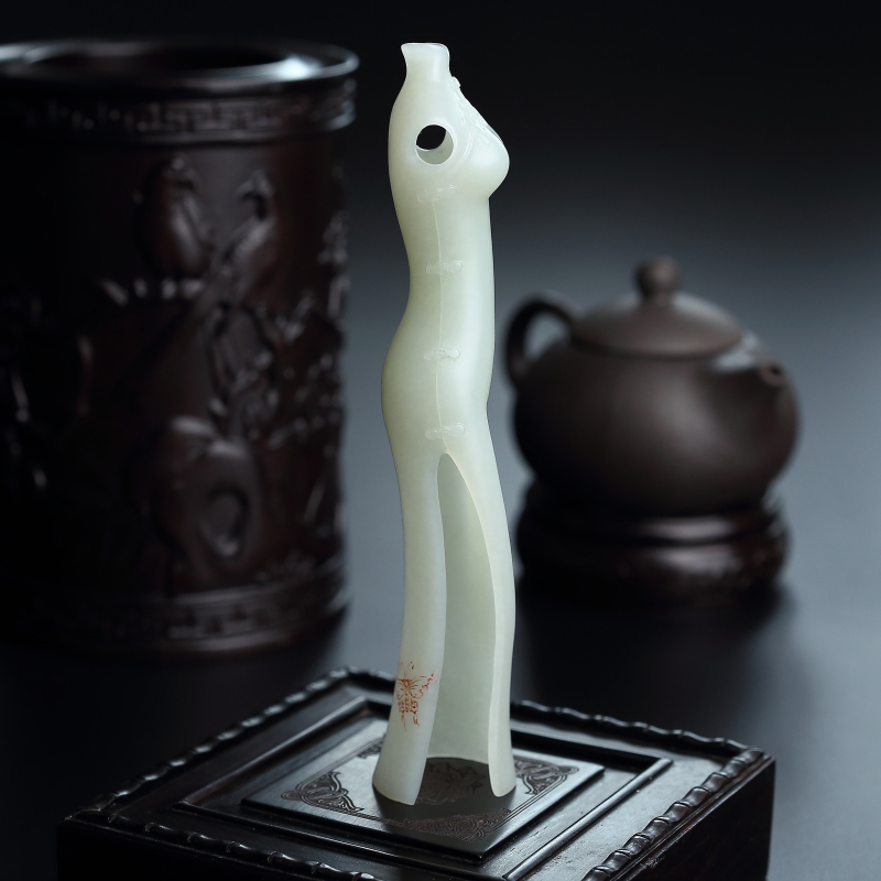 和田玉旗袍摆件 - 红掌柜