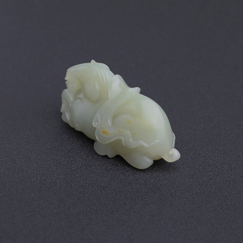 籽料青白玉马吊坠-红掌柜