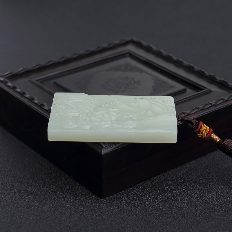 俄罗斯天然籽料和田青白玉吊坠-红掌柜