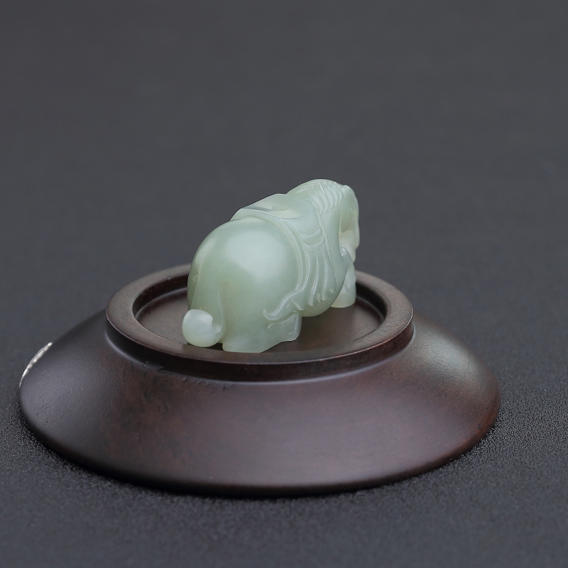 俄罗斯籽料青玉马吊坠-红掌柜
