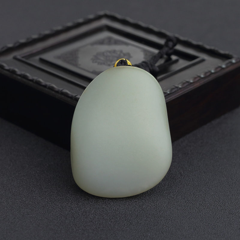 俄罗斯天然青白玉弥勒佛吊坠-红掌柜