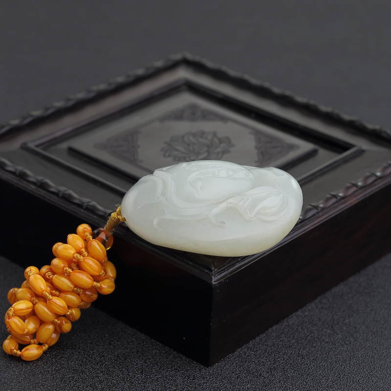 俄罗斯天然籽料青白玉吊坠-红掌柜