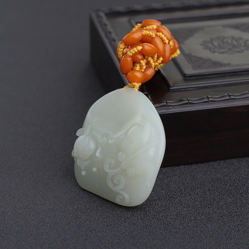 天然籽料青白玉连年有余吊坠-红掌柜