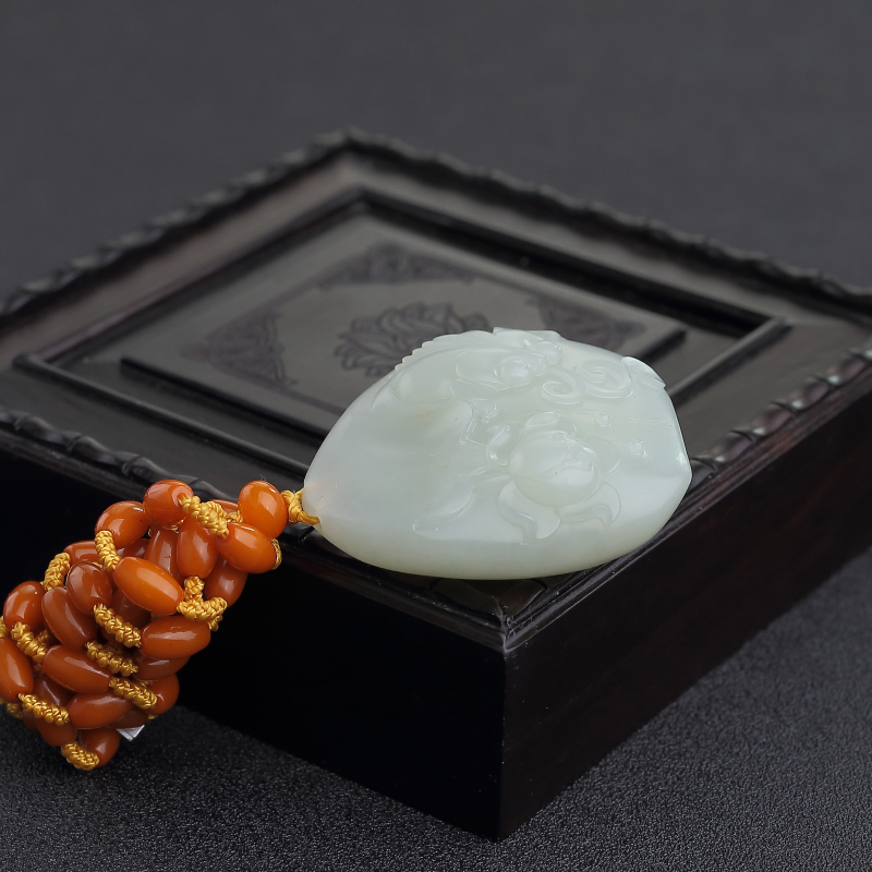 俄罗斯天然籽料青白玉吊坠-红掌柜