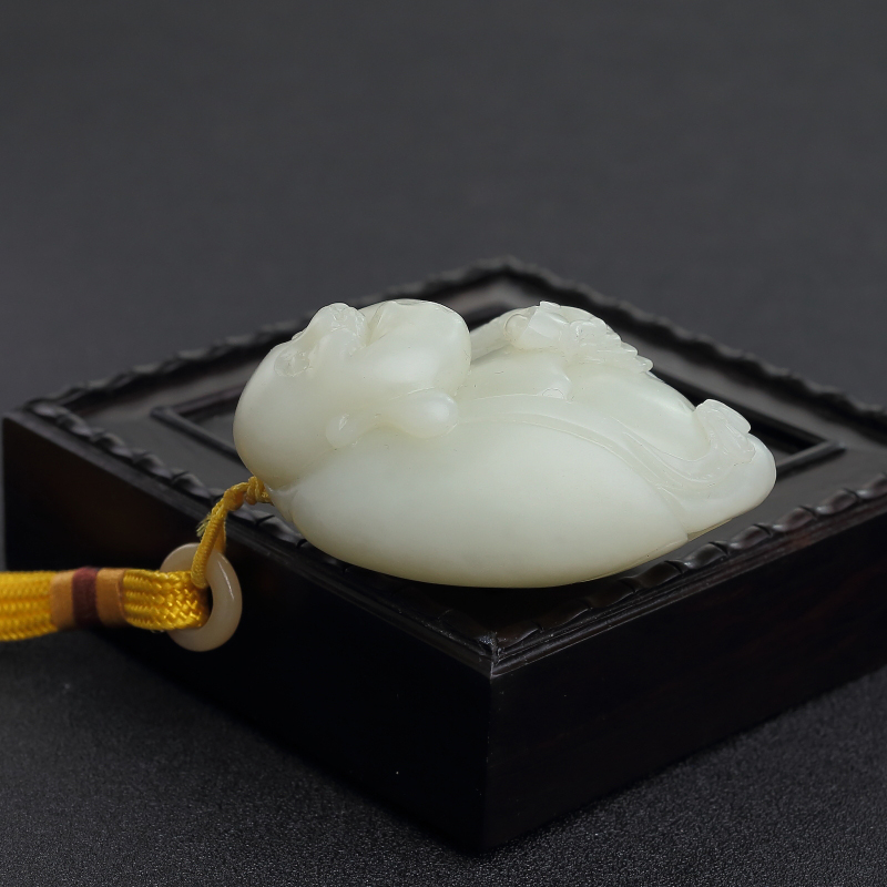 俄料和田玉吊坠 - 红掌柜