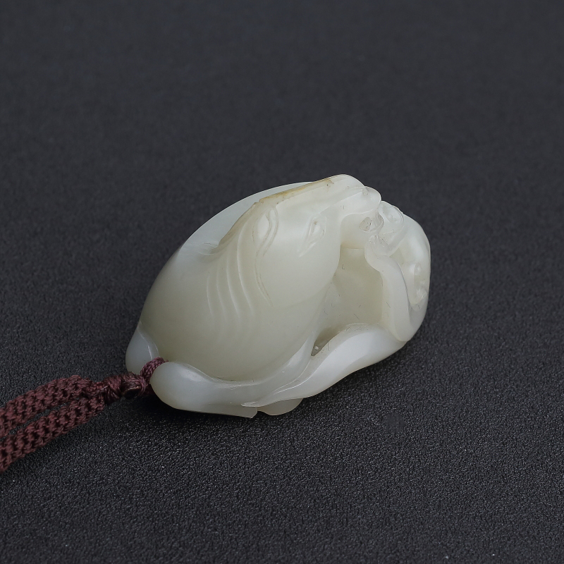 籽料和田青白玉马上封侯手把件 - 红掌柜