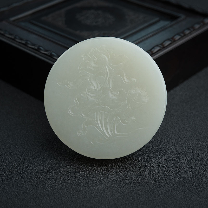 新疆和田青白玉籽料吊坠-红掌柜