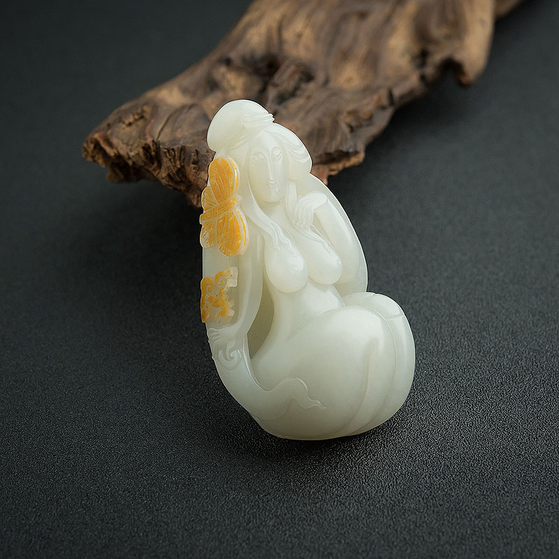 天然俏色和田玉籽料美女吊坠-红掌柜
