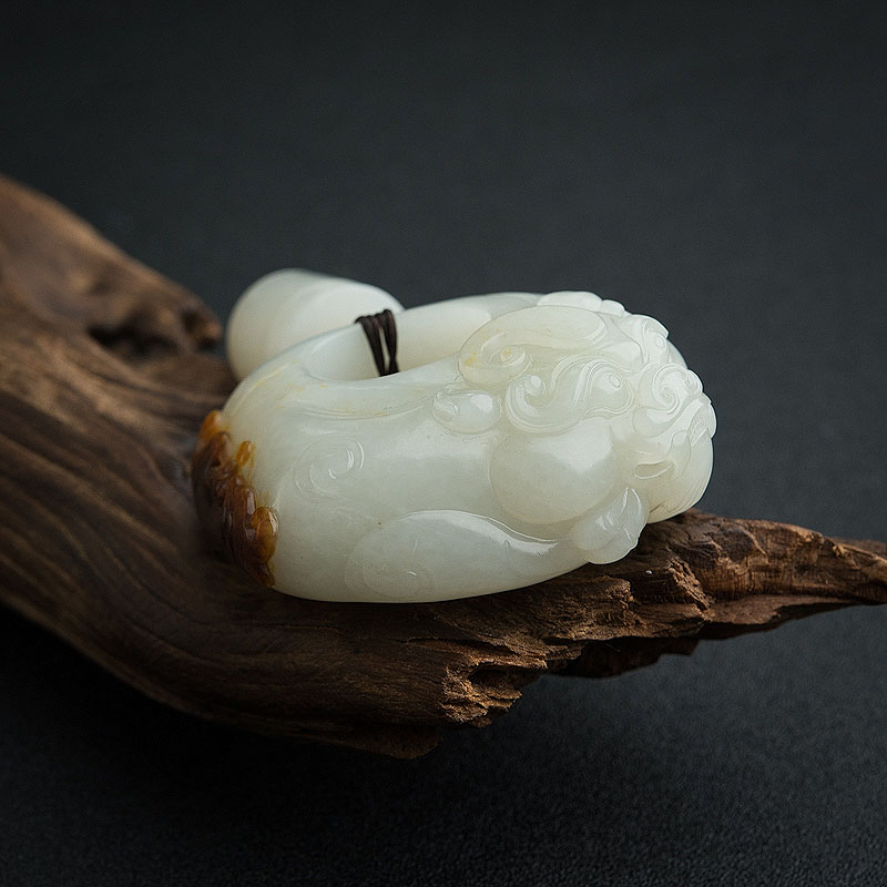 天然籽料俏色和田玉貔貅吊坠 - 红掌柜