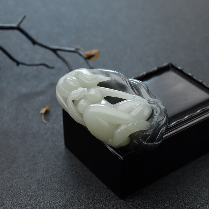 新疆和田籽料美女吊坠 - 红掌柜