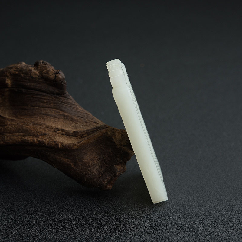 新疆籽料和田青白玉镂雕龙牌吊坠 - 红掌柜