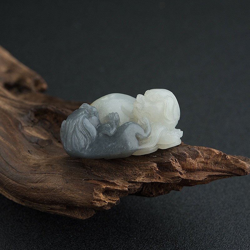 新疆天然籽料俏色和田玉事事如意吊坠 - 红掌柜