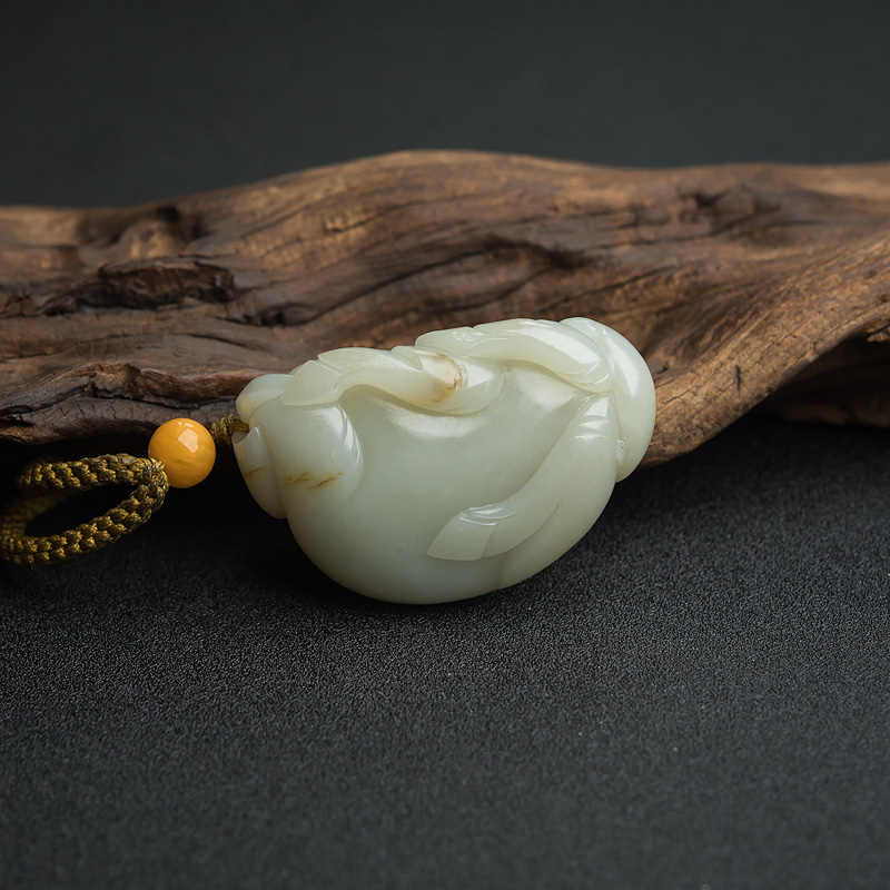 和田青白玉小猪吊坠-红掌柜