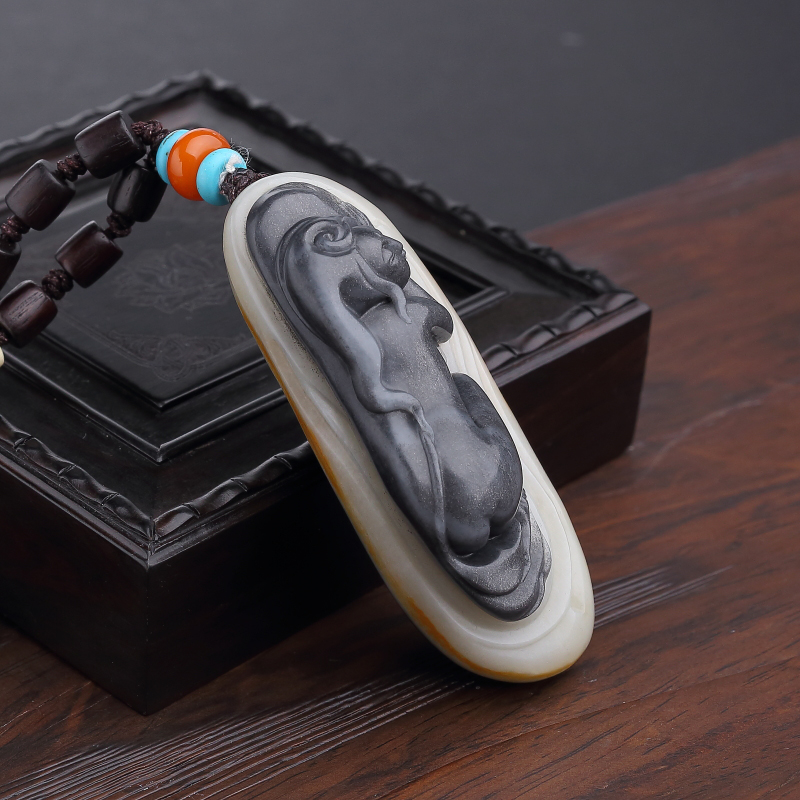 俏色籽料和田玉美女手把件-红掌柜