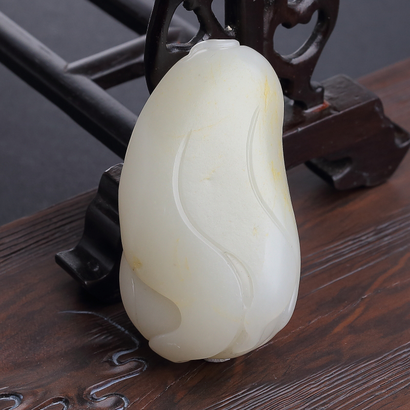 和田青白玉美女吊坠-红掌柜