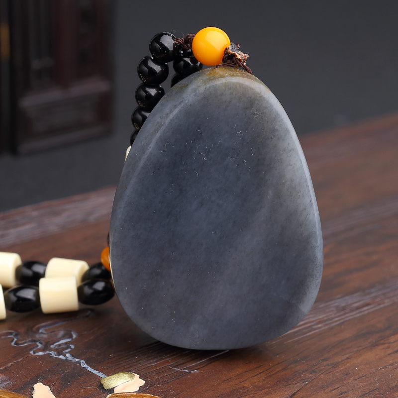 新疆俏色和田玉美女手把件-红掌柜