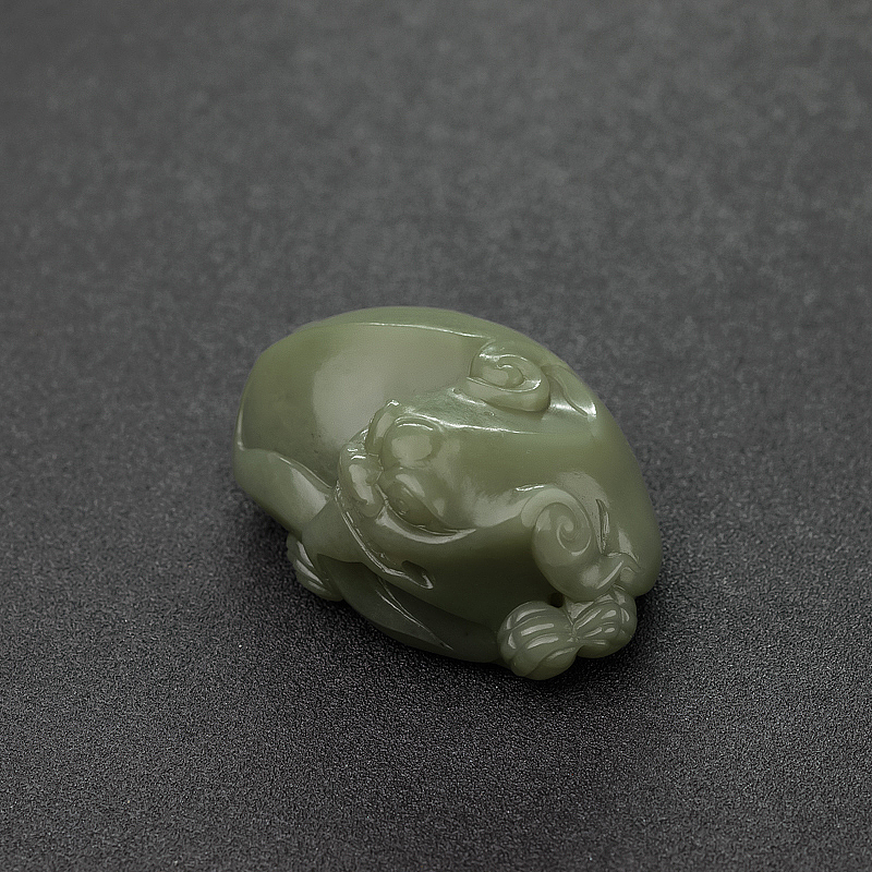 天然山料和田青玉貔貅手把件-红掌柜